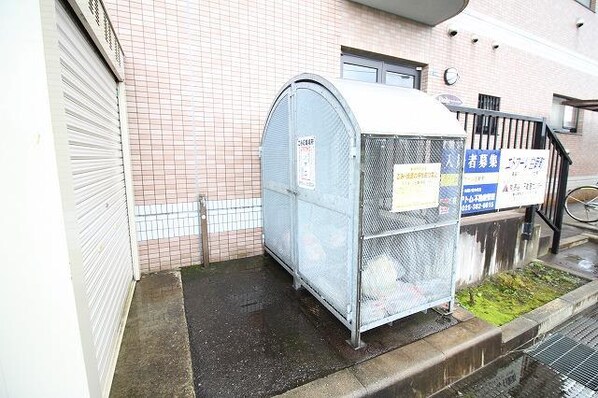 エトワール白新町の物件外観写真